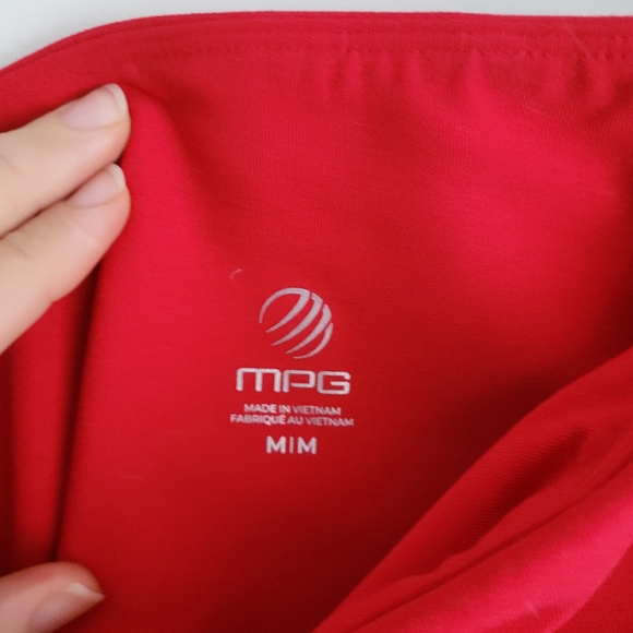 Red compression shorts - Picture 4 of 4